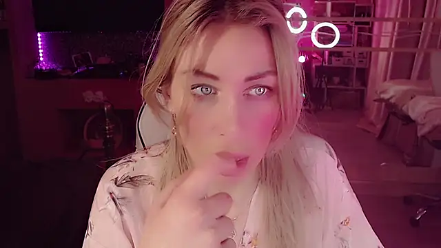 AnnieGOld_ – Live XXX-chat