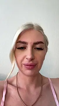 Chat +18 de Mia_Roxie ao vivo