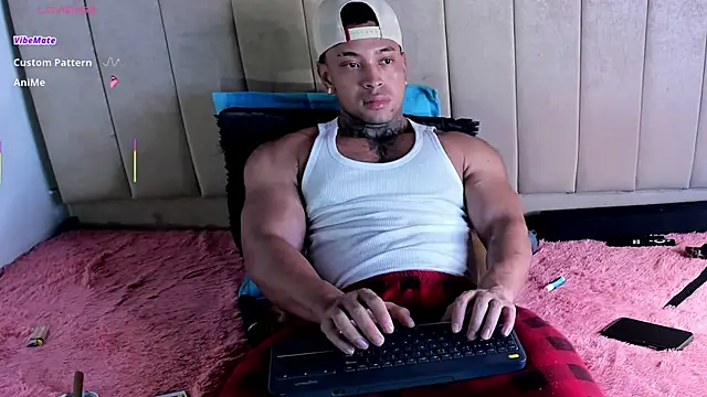 Stiven_collins' Live XXX Chat