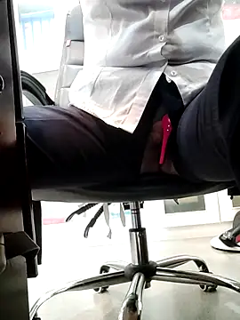 WHUANUOZANYTO Chat XXX in diretta