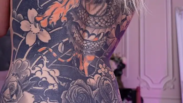 Sembang XXX Secara Langsung LucyAddison