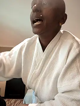 mamakarma1403's Live XXX Chat