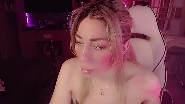 AnnieGOld_ Chat XXX in diretta