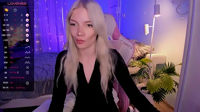 AnyaTaylor_ Chat XXX in diretta