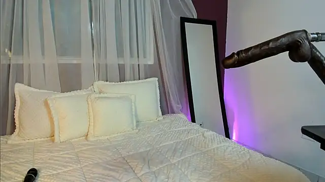 Nicole_Brown1126 élő XXX-chatje