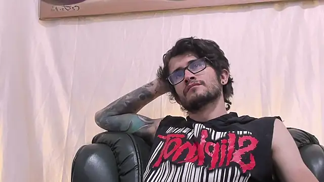 Loggan_donnelly: онлайн-секс-чат