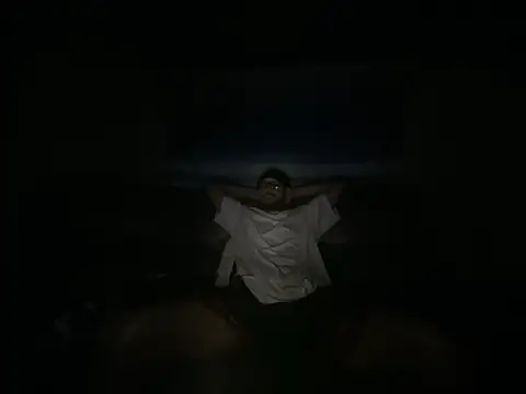 ThrowedWorldWideのライブXXXチャット