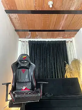 Benjii_Carter1 Adlı Modelin Canlı XXX Sohbeti