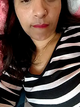 bhumi-rathir 现场XXX聊天