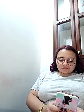 CURVY-HORNY's Live XXX Chat