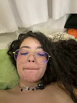 Pokazy przed kamerką – Antoniart_