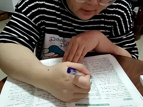 AngelwithEcup Adlı Modelin Canlı XXX Sohbeti