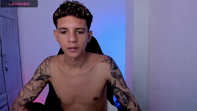 tylernova Live XXX Chat