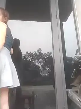 Zara-Lina Pertunjukan Webcam