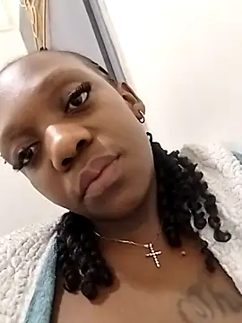 XXX chat uživo modela InnocentSlutXx