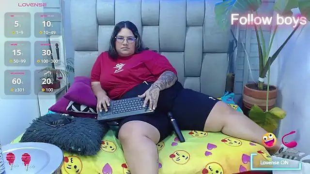 Chat +18 de evelin_zaens ao vivo