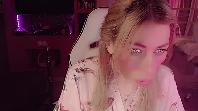 دردشة AnnieGOld_ الجنسية المباشرة