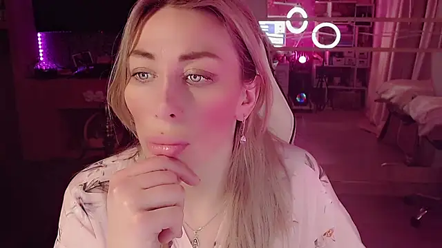 AnnieGOld_'s Live XXX Chat