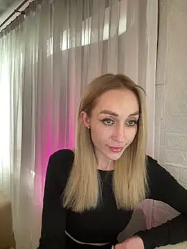 Show modela AnesaKis na web-kameri