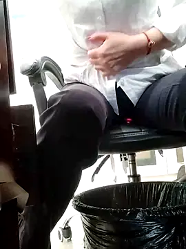 WHUANUOZANYTO Live XXX-chat