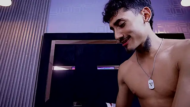 Dark_Eros_: διαδικτυακό σόου στην κάμερα