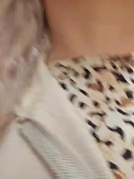 LadyTouch – Naživo XXX chat