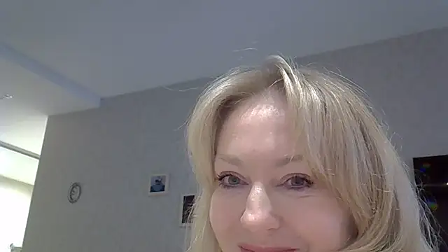 عرض كام ZarinaSwift