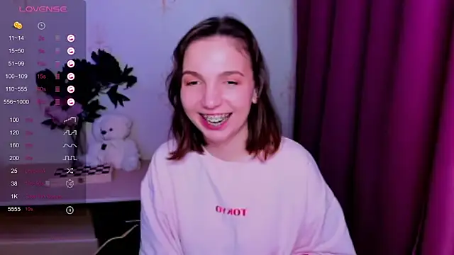 Živý XXX chat KindHazelHere_