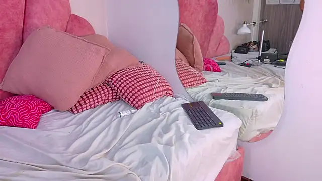 XXX chat uživo modela Meganlove__