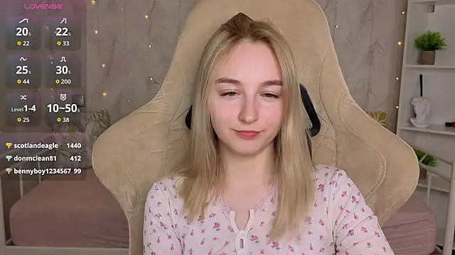 Shy_Polly Webcam Show