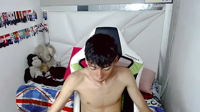 Онлайн чат XXX Liarr_