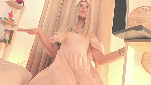 Show modela VenusSantana na web-kameri