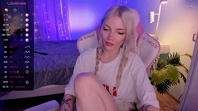 AnyaTaylor_ Live XXX-Chat