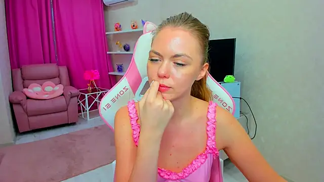 Chatroom XXX en direct de Strawberrye