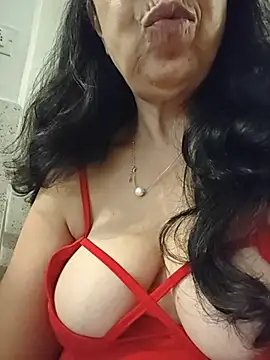 Chat +18 de NakedMILFx ao vivo