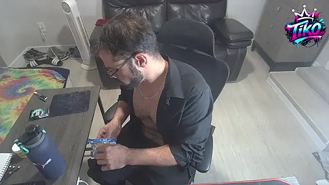 Zander823 网络视讯表演