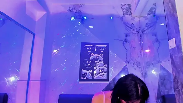 Isabella_stanford2: διαδικτυακό σόου στην κάμερα