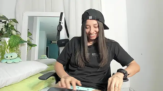 ViictoriiaSaenz's Live XXX Chat