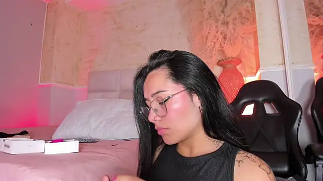 Chat +18 de AnaiaClarck ao vivo