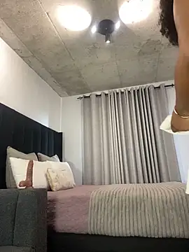 Mercedes_555's Webcam Show