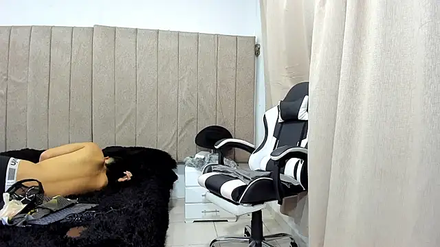 pipe_hot04 Adlı Modelin Web Kamerası Şovu