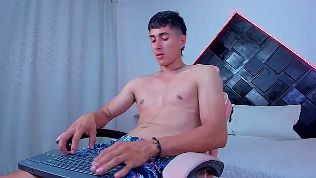 Dark_Valentino_ 网络视讯表演