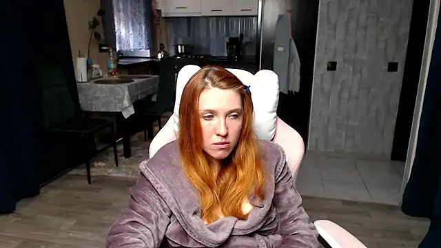 Reginasmilee 即時 XXX 聊天