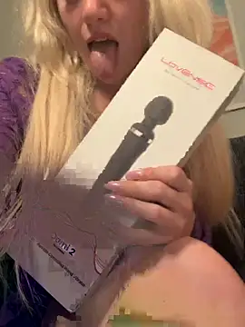 blondebunny999_999: διαδικτυακό σόου στην κάμερα