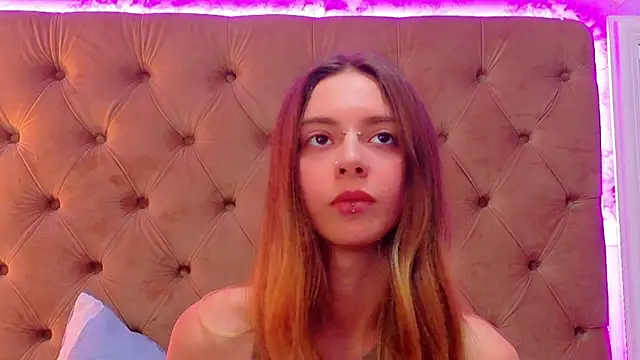 CoraVex's Live XXX Chat