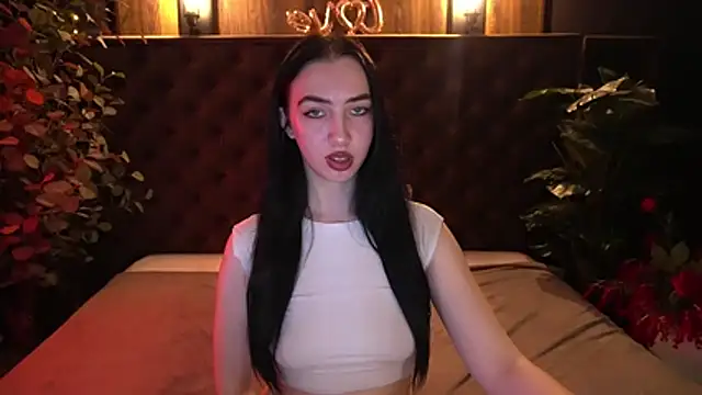 WildKittenX_'s Live XXX Chat