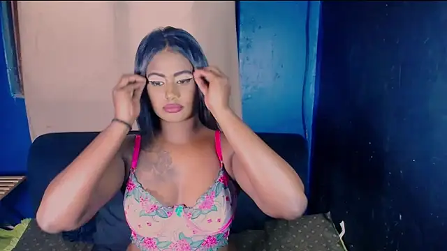 Littleindianmilf Show Webcam