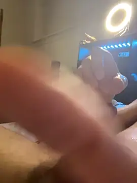 Chatroom XXX en direct de daddyshomeee_