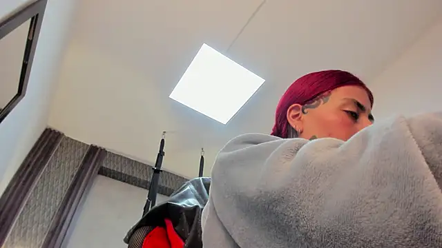 selene_red_n Live XXX chat