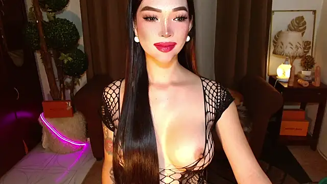 MouthWatering_Ayesha: διαδικτυακό σόου στην κάμερα